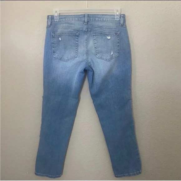 Tommy Hilfiger Jeans Size 6 Boyfriend Fit Light Blue Distressed Women’s - Picture 7 of 7